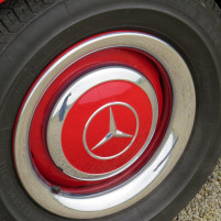Mercedes_Benz_Pagode_230_Sl_rot_IMG_18
