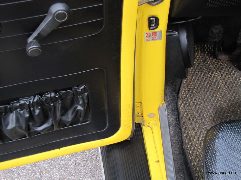 VW Käfer Cabrio 1303 fuel injection-gelb | ascari GmbH